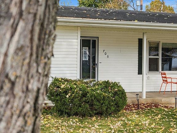 2nd image of 706 Hintze Rd