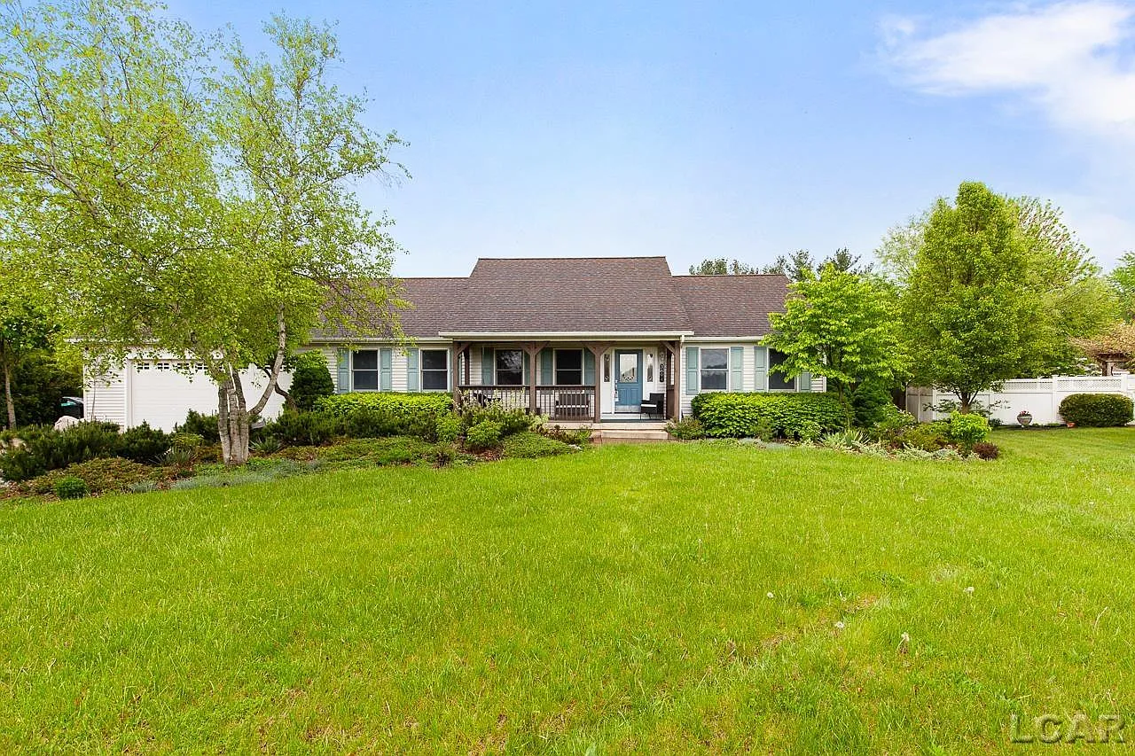3694 Roberts Meadows Rd photo 1