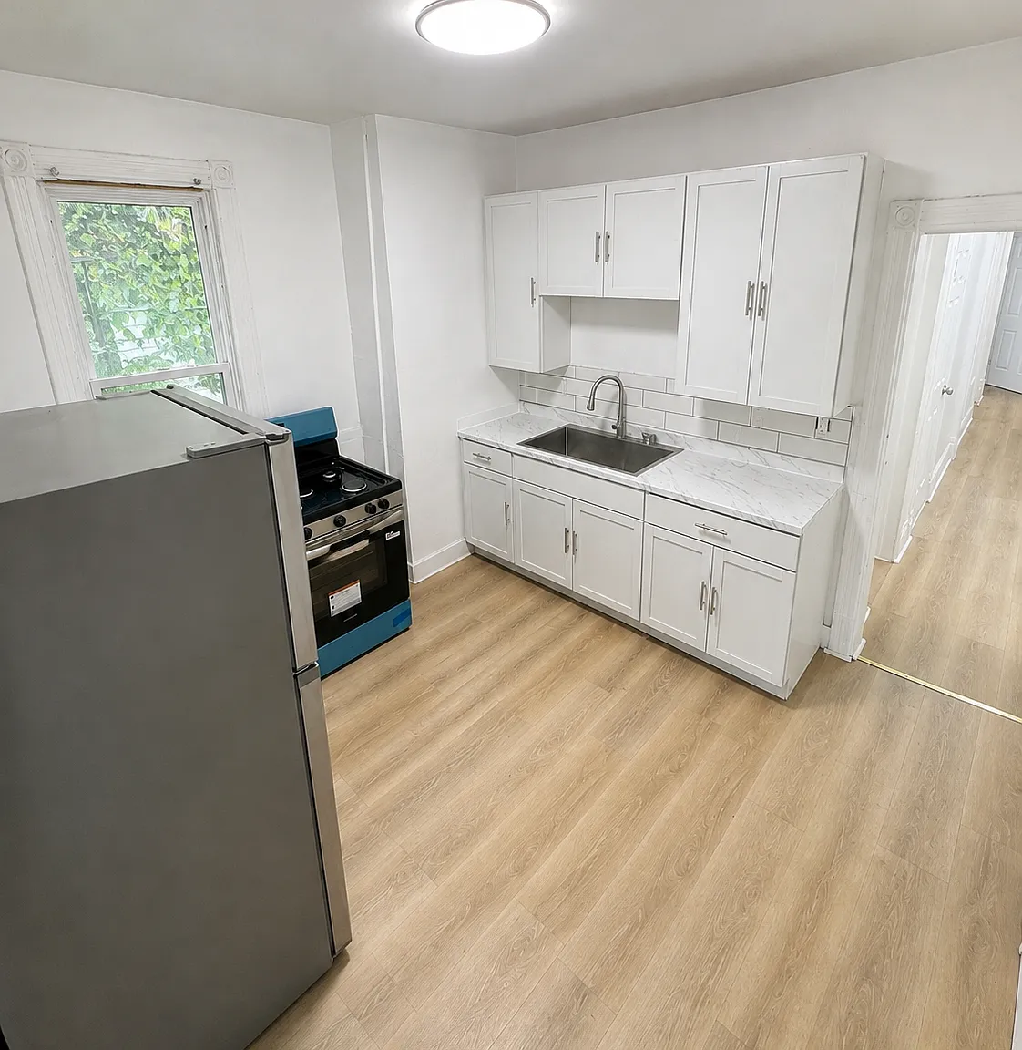 3 bed, $1,600 — Photo 3