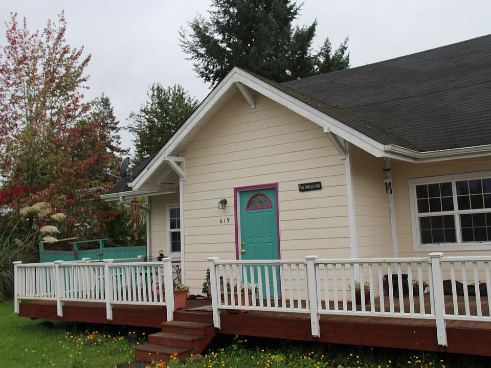 2nd image of 619 NE 2nd Ave