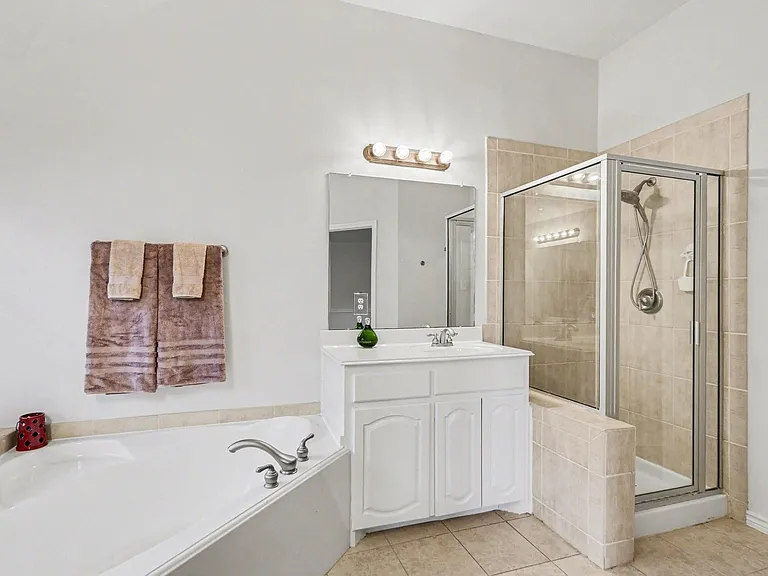 16434 Redcrest Dr — Photo 27