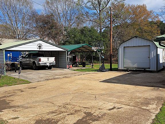 2nd image of 254 Aspen Dr