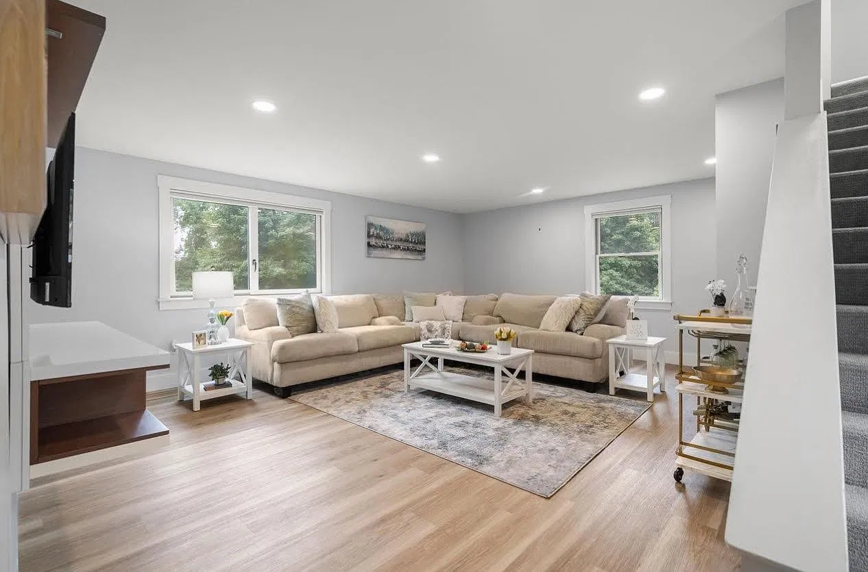 2 bed, 1.5 bath, 1249 sqft, $3,000 — Photo 2