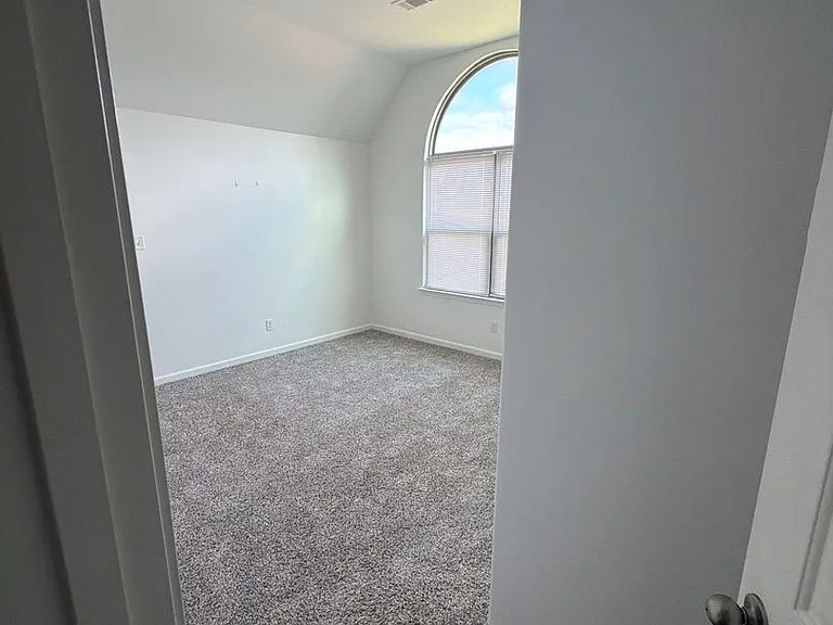 6839 Hare Pointe Dr — Photo 12