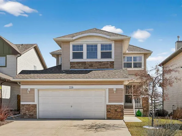 228 W Westmount Cres, Okotoks, AB T1S 2J2