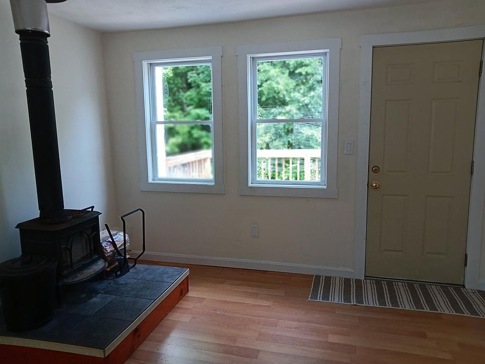 2nd image of 274 Thompson Rd