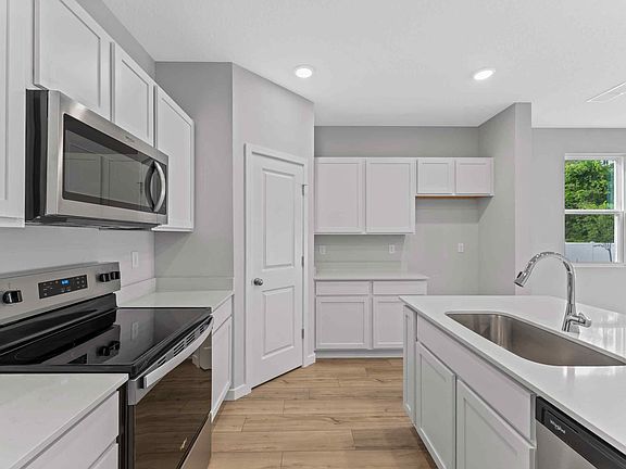 3rd image of 119 Brazil Nut Cir