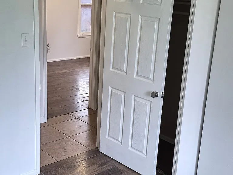 835 Utopia Ln — Photo 6