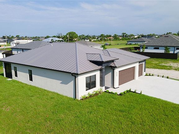 5th image of 1104 Chiquita Blvd N