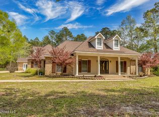 8890 Dana Rd, Biloxi, MS 39532