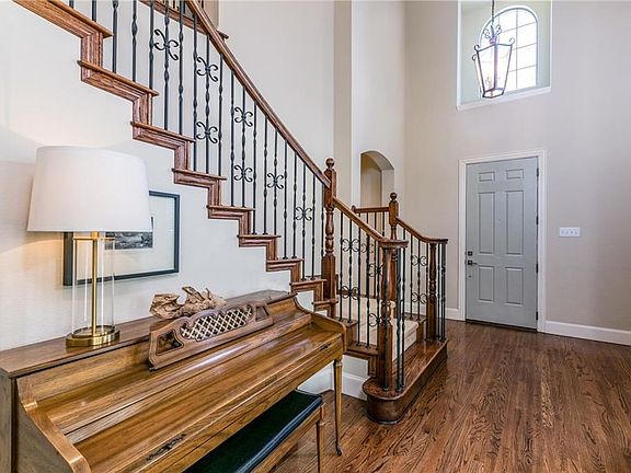 4th image of 8508 Jefferson Way