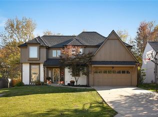 9005 W 115th Ter, Overland Park, KS 66210