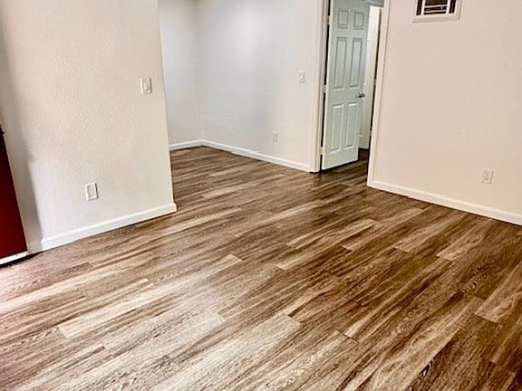 5th image of 3119 Valle Ave #5