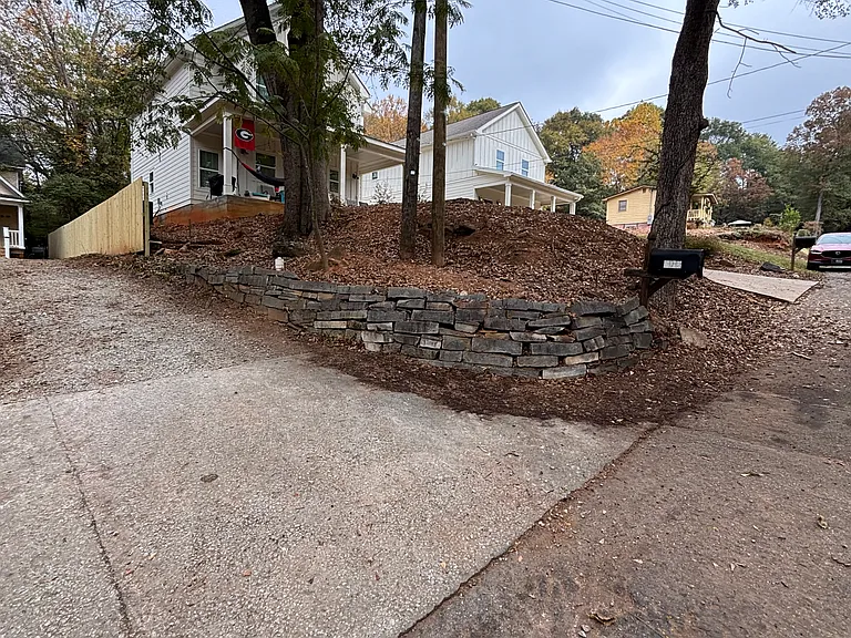 271 4th St — Photo 34