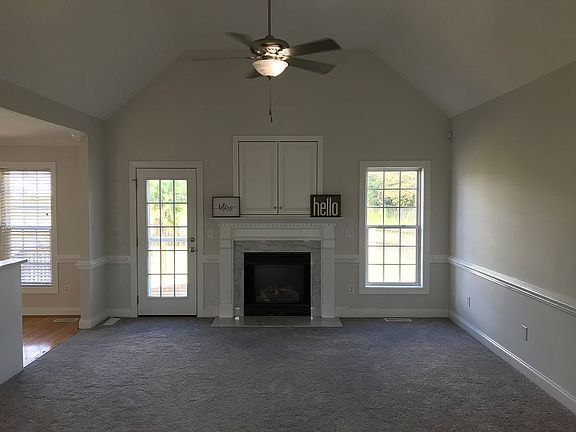 3rd image of 751 E Main St