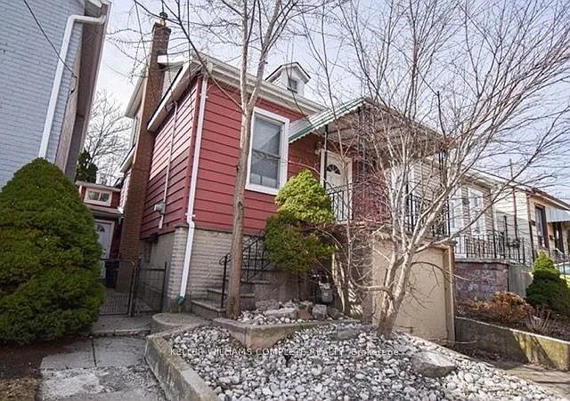 27 Mill St