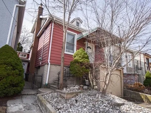 27 Mill St, Hamilton, ON L8R 2E2