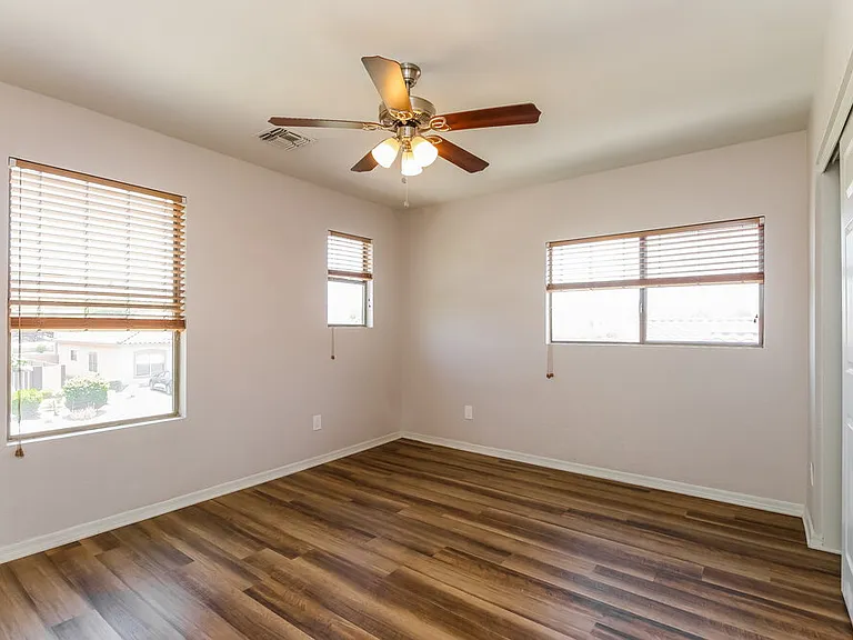 526 E Milada Dr — Photo 13