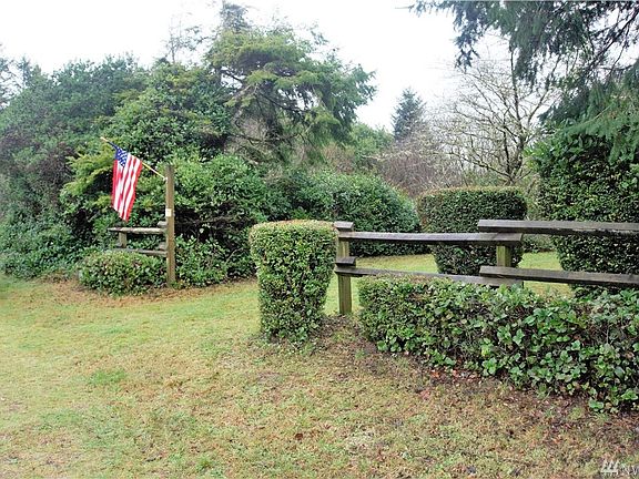 2nd image of 105 Pacific Blvd NW