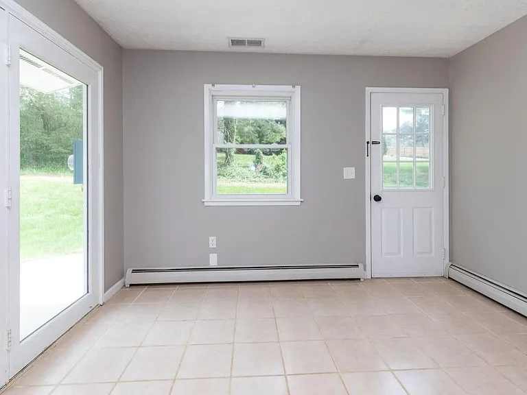 41 Kennedy Rd — Photo 3