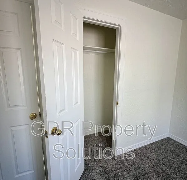 3529 Ross Ave SE — Photo 31