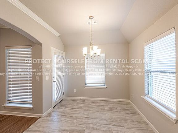 4th image of 4462 W Newton Ave