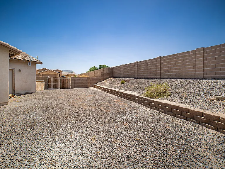 2792 S Aurora Ave — Photo 31
