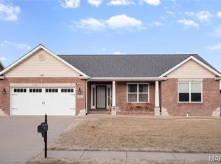 2617 Lauren Lake Dr, Shiloh, IL 62221