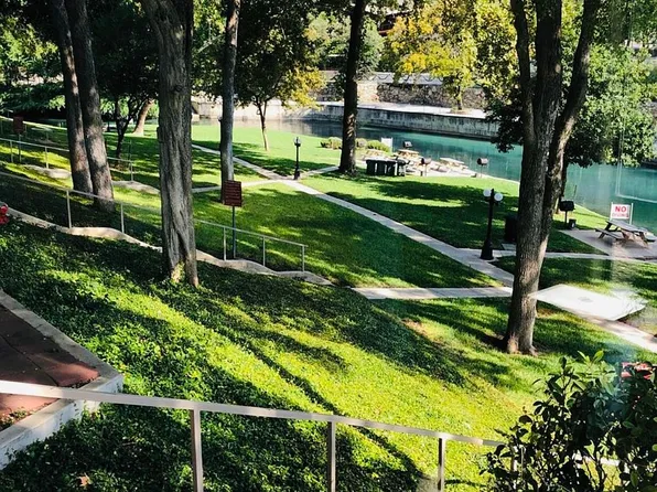 365 S Gilbert Ave #365, New Braunfels, TX 78130