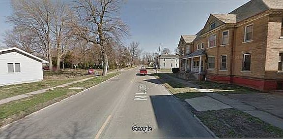 3rd image of 122 N Logan St