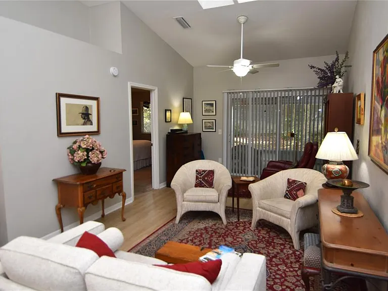 4941 SW 10th Ln — Photo 16