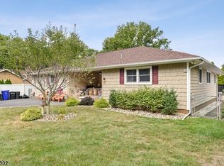 1 Denora Dr, Totowa, NJ