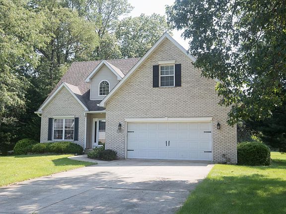 2nd image of 31 Oak Hollow Ct