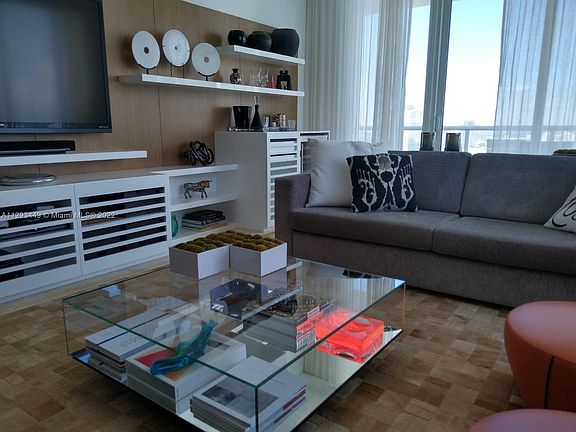 3rd image of 100 S Pointe Dr APT 2509