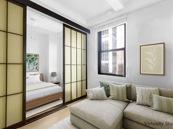 155 East 49th Street 3E image 2 of 7