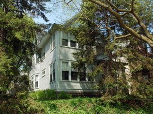 1135 Edgerton St, Saint Paul, MN 55130