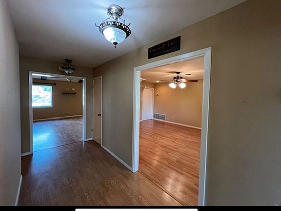 3rd image of 405 Westmont Dr