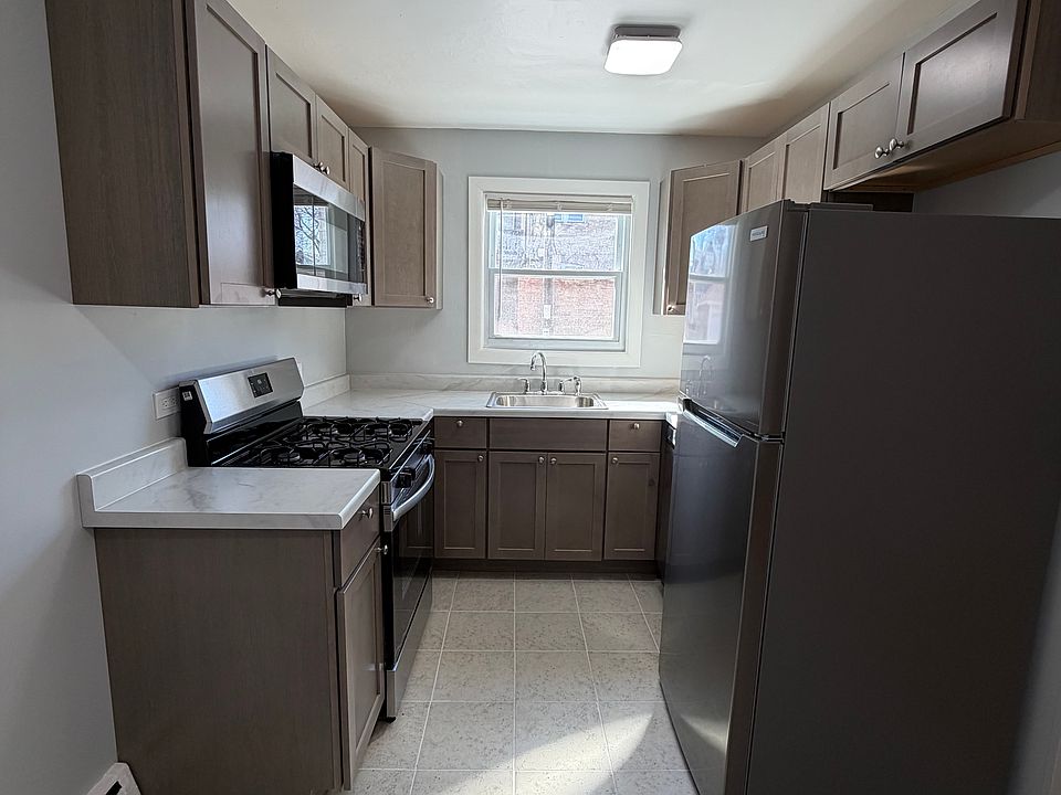 2nd image of 2801 W Waveland Ave APT 1B