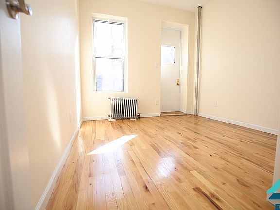 4th image of 370 Montgomery St APT 02