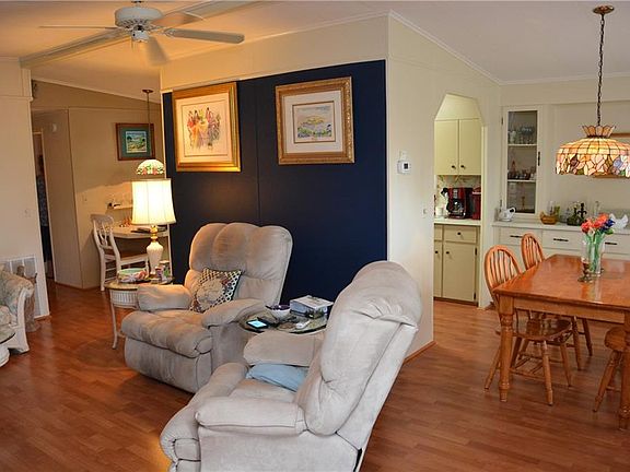 3rd image of 72 Joppa Dr