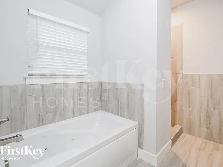 1603 Village Dr — Photo 10