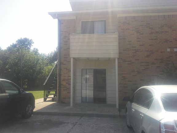 2nd image of 1400 Glen Oaks Ct APT 3