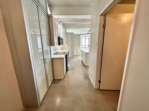 3rd image of 849 S Broadway #508