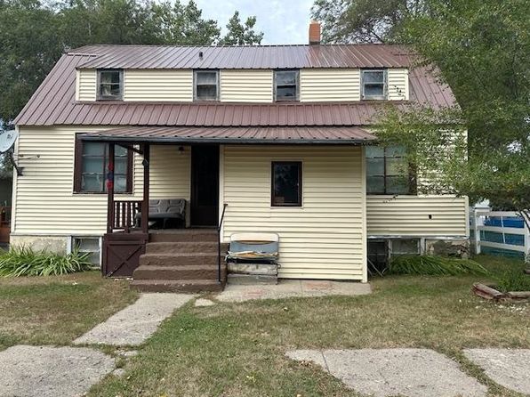 406 McKinley Ave, Underwood, ND 58576