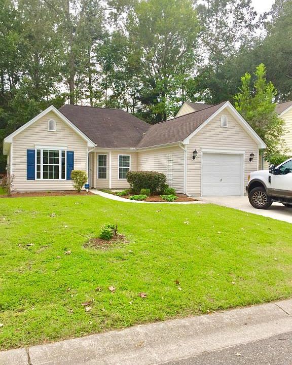 1st image of 407 Arbor Oaks Dr