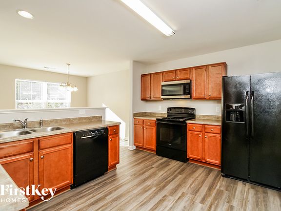 5th image of 301 Stoney Run Dr