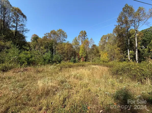 2986 Slick Fisher Rd, Lake Toxaway, NC 28747