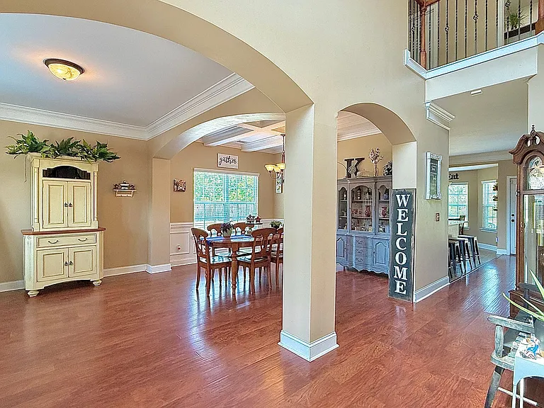 470 Briarcrest Dr NE — Photo 3