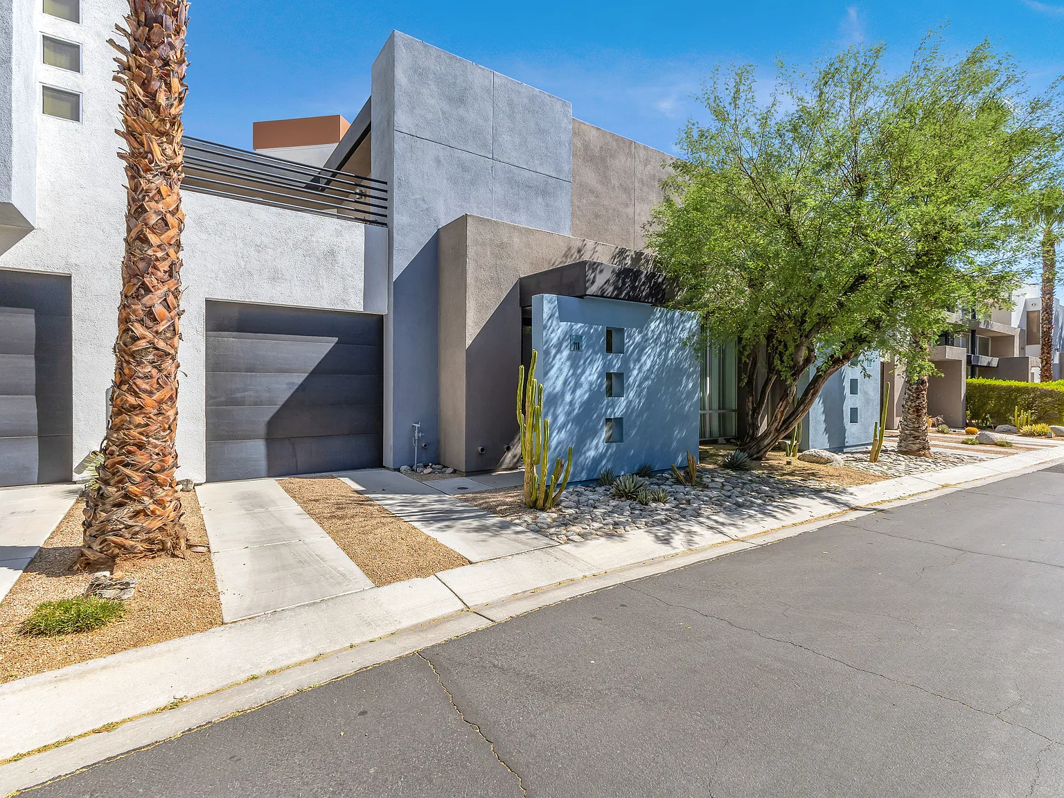 2 bed, 2.5 bath, 1343 sqft, $3,100 — Photo 2