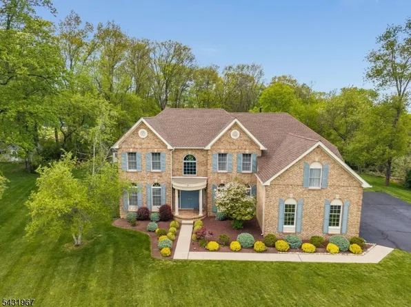 26 Alpaugh Dr, Bethlehem Twp., NJ 08802